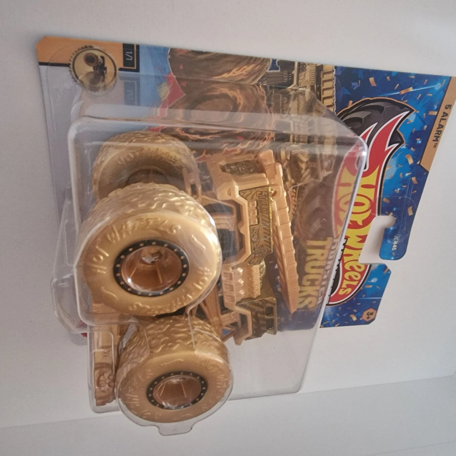 Hot Wheels Monter Truck 5 Alarm Dourado – photo 3